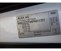 Audi A4 2,0 40 TDI quattro S tronic,1.maj.ČR - 66