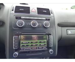 Volkswagen Touran 2,0 TDI DSG, Navi, Digi Klima, serviska  Comfortline - 27