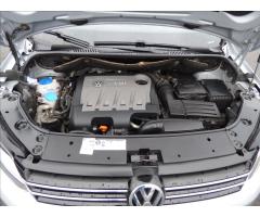 Volkswagen Touran 2,0 TDI DSG, Navi, Digi Klima, serviska  Comfortline - 59