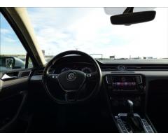 Volkswagen Passat 2,0 BiTDI DSG,REZERVACE,4x4,model 2015,  Highline - 13