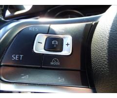 Volkswagen Passat 2,0 TDI,LED,Navi,nez. topení,VW servis  R-Line - 17