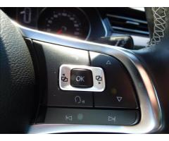 Volkswagen Passat 2,0 TDI,LED,Navi,nez. topení,VW servis  R-Line - 18