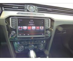 Volkswagen Passat 2,0 BiTDI DSG,REZERVACE,4x4,model 2015,  Highline - 24