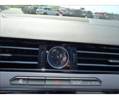 Volkswagen Passat 2,0 TDI,LED,Navi,nez. topení,VW servis  R-Line - 26