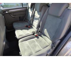 Volkswagen Touran 1,4 TSI DSG,REZERVACE,Navigace,Digi Klima,serviska  Highline - 39