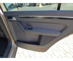 Volkswagen Touran 1,4 TSI DSG,REZERVACE,Navigace,Digi Klima,serviska  Highline - 44