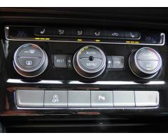 Volkswagen Touran 2,0 TDI,masáž,Navigace,Digi Klima,VW servis  Comfortline - 45