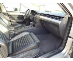 Volkswagen Passat 2,0 BiTDI DSG,REZERVACE,4x4,model 2015,  Highline - 67