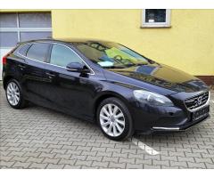 Volvo V40 2,0 D 130kW Kinetic *SERV.KN. - 1