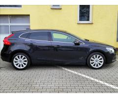 Volvo V40 2,0 D 130kW Kinetic *SERV.KN. - 4