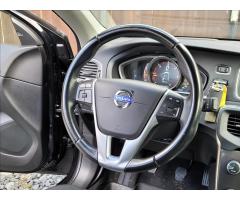 Volvo V40 2,0 D 130kW Kinetic *SERV.KN. - 23