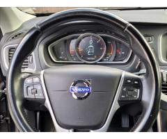 Volvo V40 2,0 D 130kW Kinetic *SERV.KN. - 29