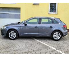 Audi A3 1,6 TDi S-tronic *ZÁRUKA KM* - 8