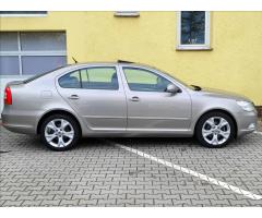 Škoda Octavia 1,8 ELEGANCE,nové ROZVODY+SERV - 9