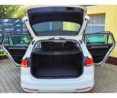 Volkswagen Passat 2,0 TDi 4motion SERV.KN+CEBIA - 12