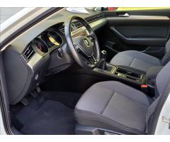 Volkswagen Passat 2,0 TDi 4motion SERV.KN+CEBIA - 25