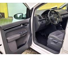 Volkswagen Touran 1,4 TSI DSG Highline, ROZVODY - 22