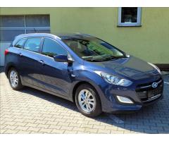 Hyundai i30 1,6 CRDi Style SERVISNÍ KNÍŽKA - 1