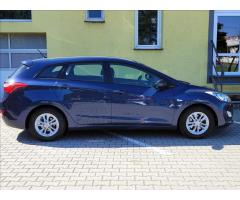 Hyundai i30 1,6 CRDi Style SERVISNÍ KNÍŽKA - 5