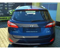 Hyundai i30 1,6 CRDi Style SERVISNÍ KNÍŽKA - 8