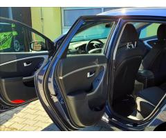 Hyundai i30 1,6 CRDi Style SERVISNÍ KNÍŽKA - 14