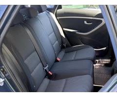 Hyundai i30 1,6 CRDi Style SERVISNÍ KNÍŽKA - 19