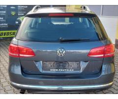 Volkswagen Passat 1,4 TSi HIGHLINE,málo najeto - 10