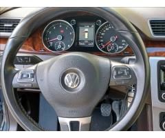 Volkswagen Passat 1,4 TSi HIGHLINE,málo najeto - 33
