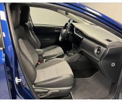 Toyota Auris 1,8 AT EXECUTIVE  COMBI - 7