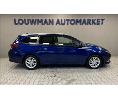 Toyota Auris 1,8 AT EXECUTIVE  COMBI - 14