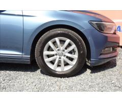 Volkswagen Passat 1,6 TDi,DSG,SERV.KN.,PANORAMA. - 9