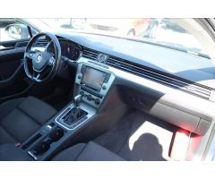 Volkswagen Passat 1,6 TDi,DSG,SERV.KN.,PANORAMA. - 14