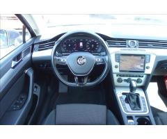 Volkswagen Passat 1,6 TDi,DSG,SERV.KN.,PANORAMA. - 22