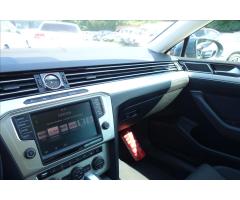 Volkswagen Passat 1,6 TDi,DSG,SERV.KN.,PANORAMA. - 45