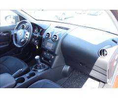 Nissan Qashqai 1,6 i, ČR, 1 MAJ., PANORAMA. - 11