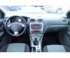 Ford Focus 1,6 i,ČR,1 MAJ.,SERVISNÍ KN. - 15