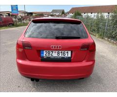 Audi A3 2,0 TDi S-LINE SPORTBACK 4x4 - 7