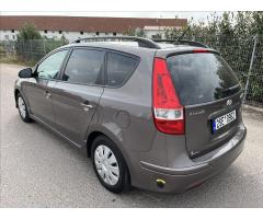 Hyundai i30 1,6 i LPG KLIMA SERVIS - 8