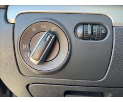 Volkswagen Golf 1,6 TDi KLIMA ROZVODY SERVIS - 23