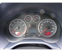 Audi A3 1,6 tiptronic Ambiente - 15