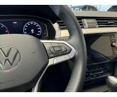 Volkswagen Passat 2,0 TDI 4MOT DSG R-Line - 13