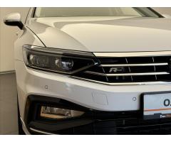 Volkswagen Passat 2,0 TDI 4MOT DSG R-Line - 24