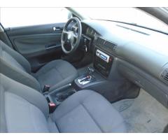 Volkswagen Passat 1,9 TDi 96KW Automat KLIMA - 8