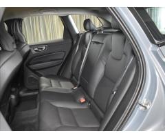 Volvo XC60 2,0 B4 AWD Plus Dark BLIS - 9