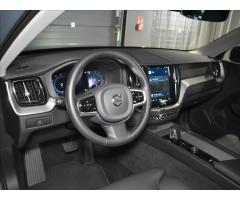 Volvo XC60 2,0 B4 AWD Plus Dark BLIS - 12