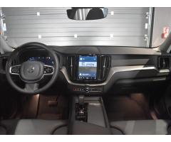 Volvo XC60 2,0 B4 AWD Plus Dark BLIS - 13