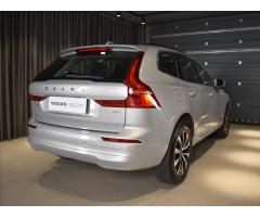 Volvo XC60 2,0 B4 AWD Plus Dark bezklíč - 4