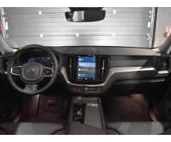 Volvo XC60 2,0 B4 AWD Plus Bright Bezklíč - 12