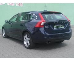 Volvo V60 2,4 D5 158kW AUTOMAT - 15