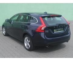 Volvo V60 2,4 D5 158kW AUTOMAT - 16